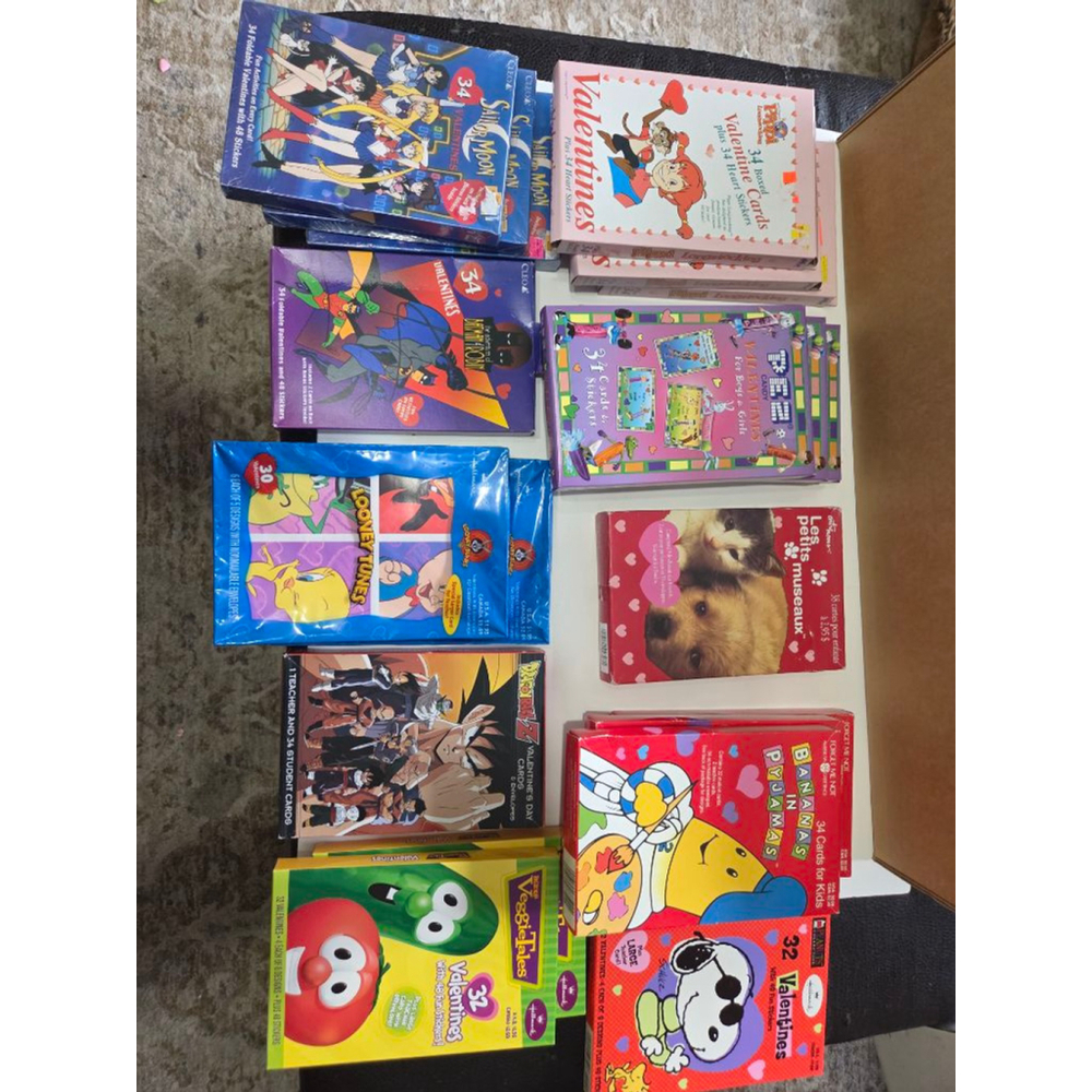 Lot of 10 Assorted Valentine's Day Cards sailor moon looney tunes batman vintage